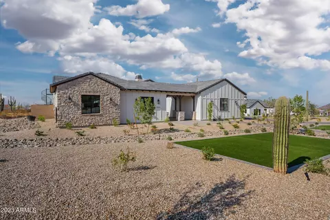 8323 E Regina Cir, Mesa, AZ 85207 photo 2