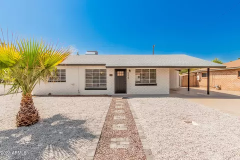 5025 W Gardenia Ave, Glendale, AZ 85301