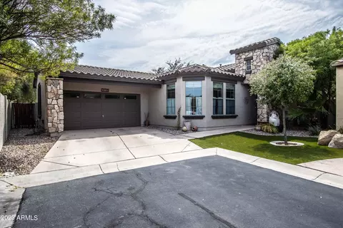 3116 S Lois Ln, Gilbert, AZ 85295