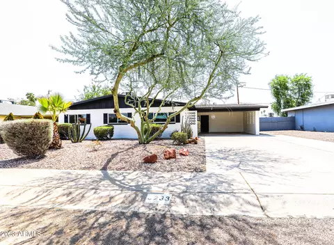 3233 E Andorra Dr, Phoenix, AZ 85032