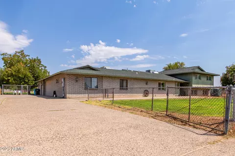 4210 W Country Gables Dr, Phoenix, AZ 85053