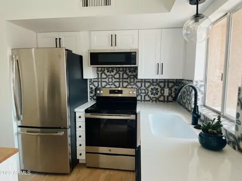 1320 E Bethany Home Rd #16, Phoenix, AZ 85014 photo 3