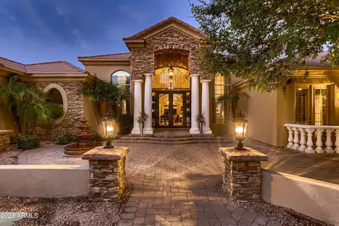 5941 S Gemstone Dr, Chandler, AZ 85249