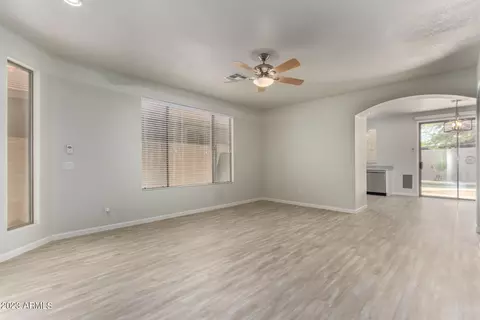 825 S Nielson Ct, Gilbert, AZ 85296 photo 6