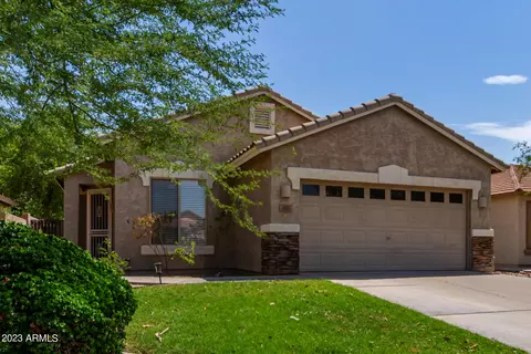 825 S Nielson Ct, Gilbert, AZ 85296 photo 4