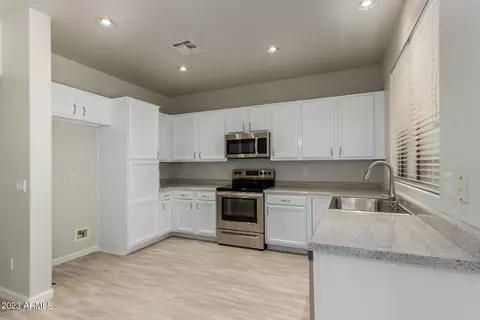 825 S Nielson Ct, Gilbert, AZ 85296 photo 12