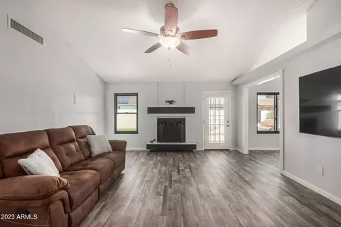 102 W Libby St, Phoenix, AZ 85023 photo 8