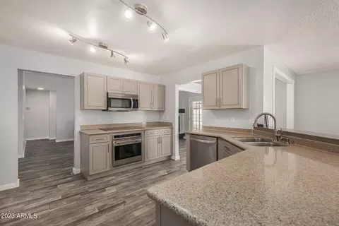 102 W Libby St, Phoenix, AZ 85023 photo 19