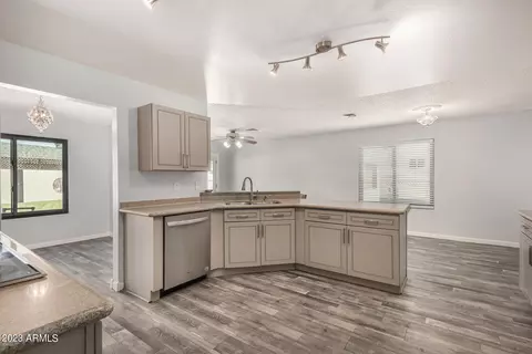 102 W Libby St, Phoenix, AZ 85023 photo 16