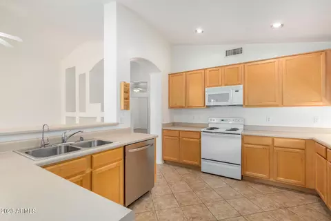 1072 W Bruce Ave, Gilbert, AZ 85233 photo 9
