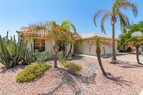 103 W Behrend Dr, Phoenix, AZ 85027 photo 2
