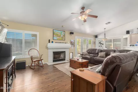 103 W Behrend Dr, Phoenix, AZ 85027 photo 6