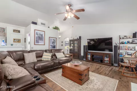 103 W Behrend Dr, Phoenix, AZ 85027 photo 8