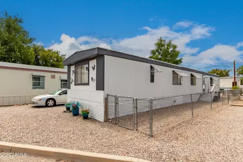 260 S Land St #11, Benson, AZ 85602