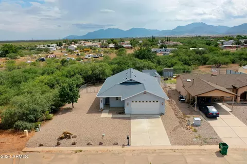 504 Pershing St, Huachuca City, AZ 85616