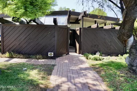 607 E Loyola Dr, Tempe, AZ 85282