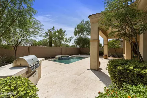 3819 E Crest Ln, Phoenix, AZ 85050 photo 27