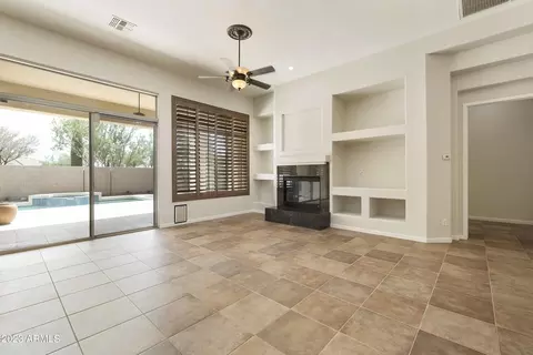 3819 E Crest Ln, Phoenix, AZ 85050 photo 11