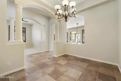 3819 E Crest Ln, Phoenix, AZ 85050 photo 8