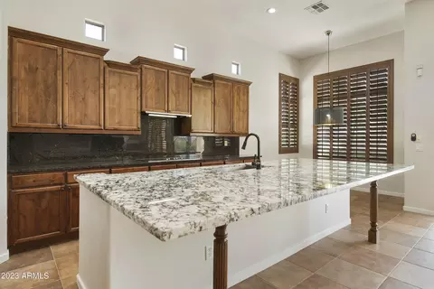 3819 E Crest Ln, Phoenix, AZ 85050 photo 14