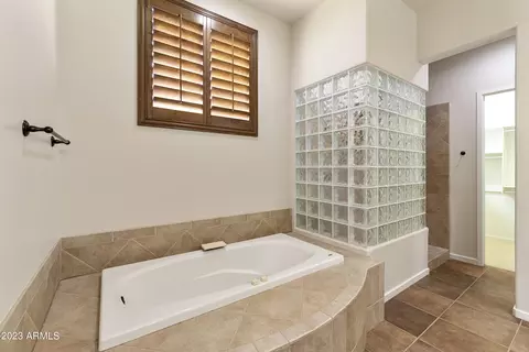 3819 E Crest Ln, Phoenix, AZ 85050 photo 19