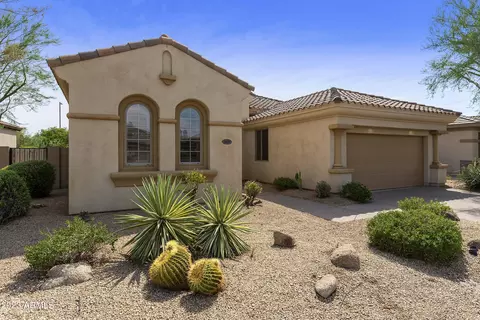 3819 E Crest Ln, Phoenix, AZ 85050 photo 2