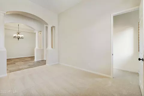 3819 E Crest Ln, Phoenix, AZ 85050 photo 9
