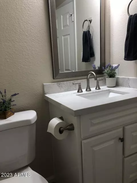 2201 E Pinchot Ave #14, Phoenix, AZ 85016 photo 8