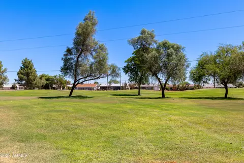 10001 W Lakeview Cir, Sun City, AZ 85351