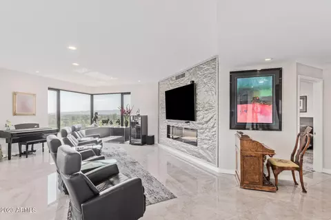 1040 E Osborn Rd #702, Phoenix, AZ 85014