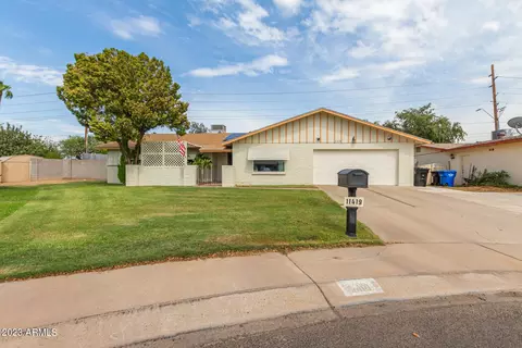 11419 N 43rd Dr, Glendale, AZ 85304