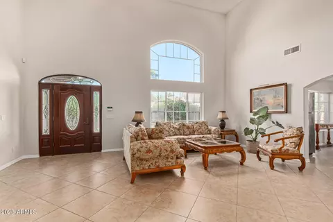3157 E Robin Ln, Gilbert, AZ 85296 photo 4