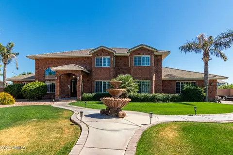 3157 E Robin Ln, Gilbert, AZ 85296 photo 2