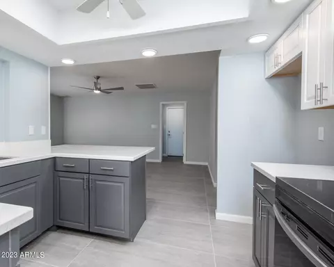 3352 W Juniper Ave, Phoenix, AZ 85053 photo 5