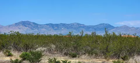 10615019 Elijah Pl # J, Huachuca City, AZ 85616