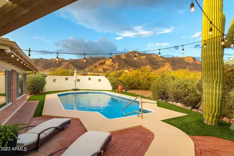 10890 E Maverick Trl, Gold Canyon, AZ 85118