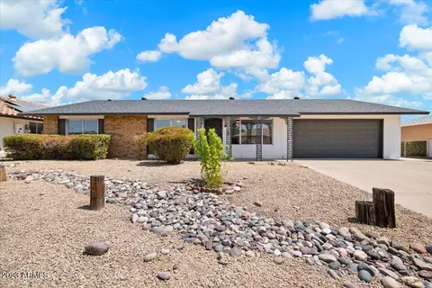 13211 N Lakeforest Dr, Sun City, AZ 85351