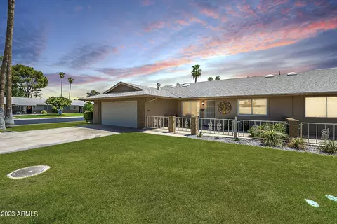 9401 W Long Hills Dr, Sun City, AZ 85351