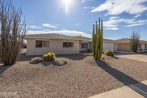 9624 W Glen Oaks Cir, Sun City, AZ 85351