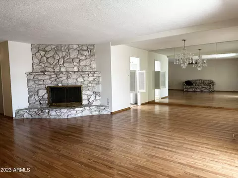 2513 E Mitchell Dr, Phoenix, AZ 85016