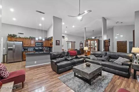 533 S Winthrop St, Gilbert, AZ 85296 photo 7
