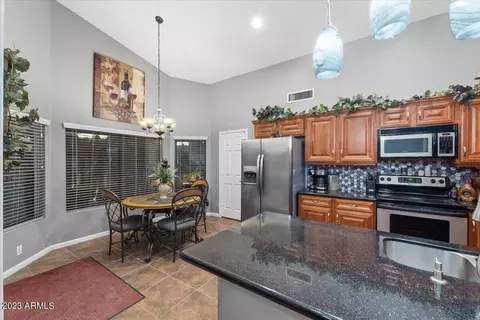533 S Winthrop St, Gilbert, AZ 85296 photo 8