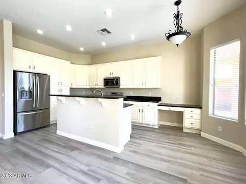 6824 S Pinehurst Dr, Gilbert, AZ 85298 photo 8