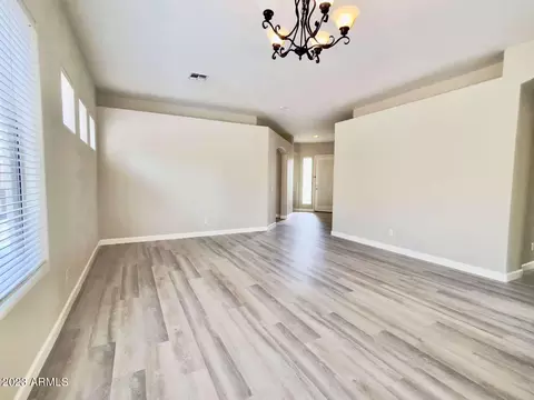 6824 S Pinehurst Dr, Gilbert, AZ 85298 photo 5
