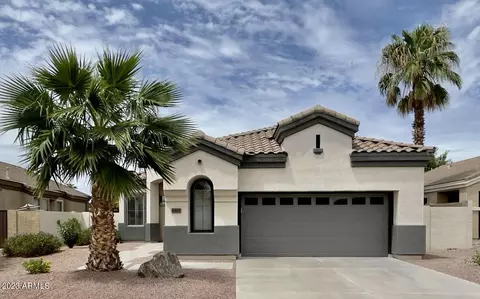 6824 S Pinehurst Dr, Gilbert, AZ 85298
