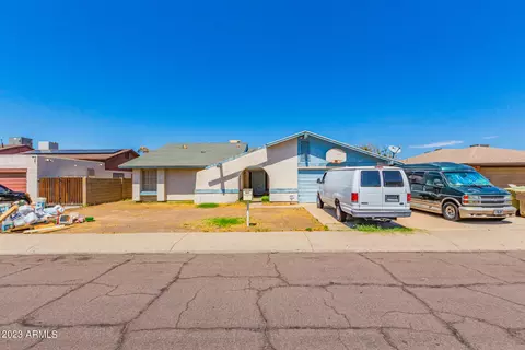 6814 W Denton Ln, Glendale, AZ 85303