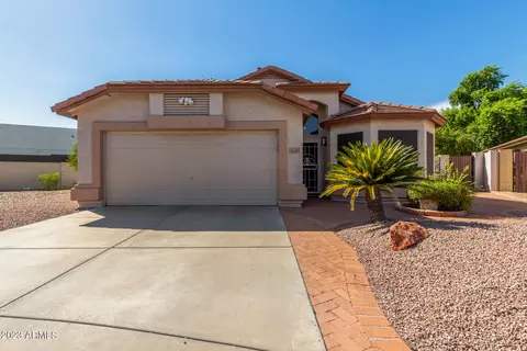 6520 W Adobe Dr, Glendale, AZ 85308