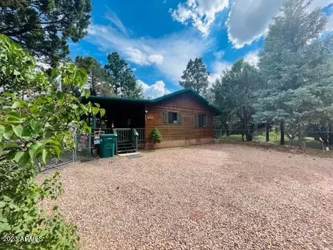 3367 Rim Lakes Dr, Overgaard, AZ 85933