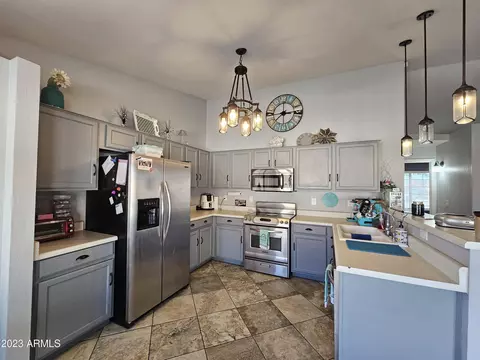 Kitchen - 1645 S Weaver Dr, Apache Junction, AZ 85120 photo 6 of 9