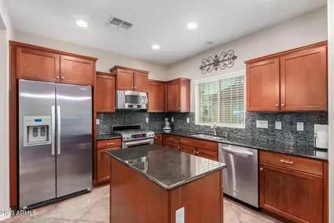 3640 E Zachary Dr, Phoenix, AZ 85050 photo 3